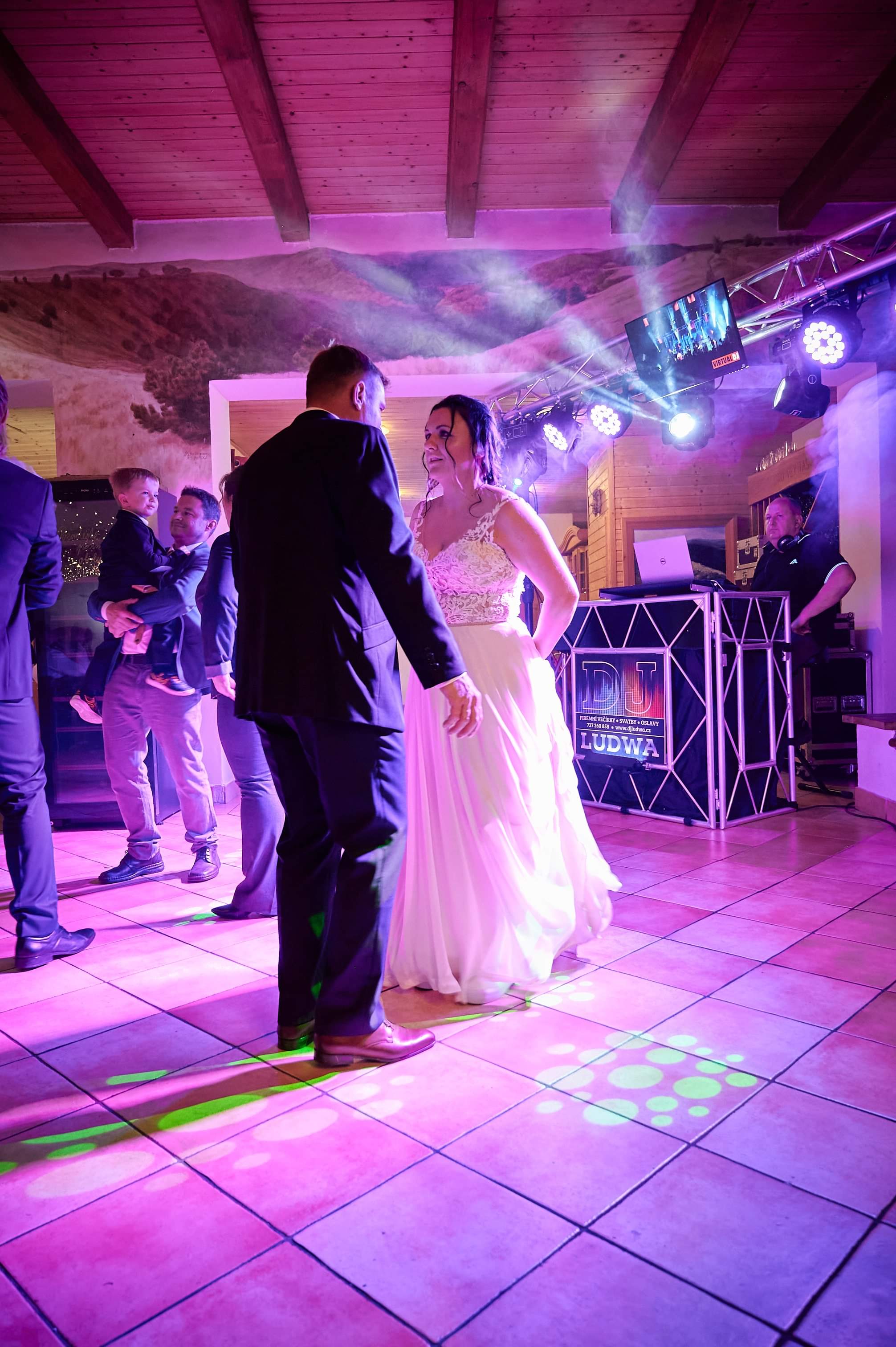 DJ Ludwa gallery image 1