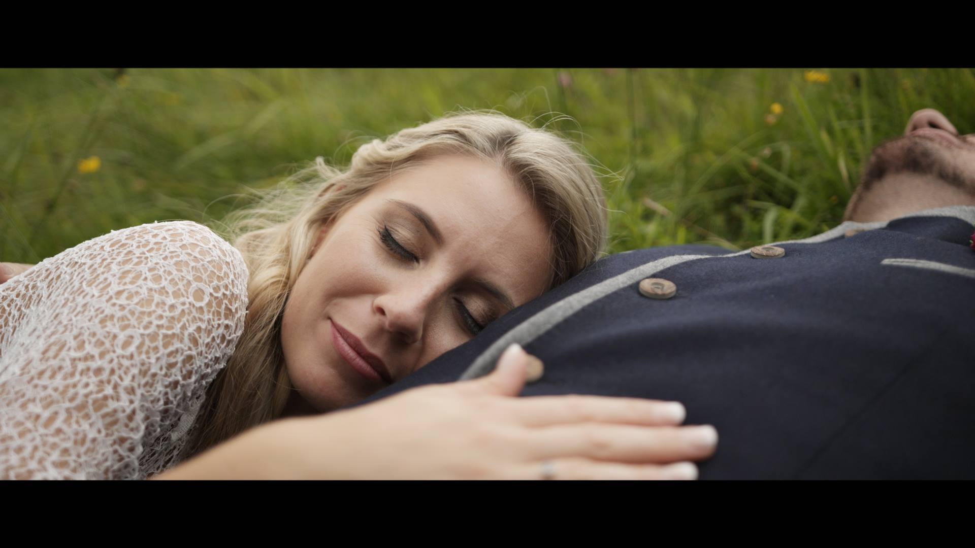 Gallery image 1 for Momenty video