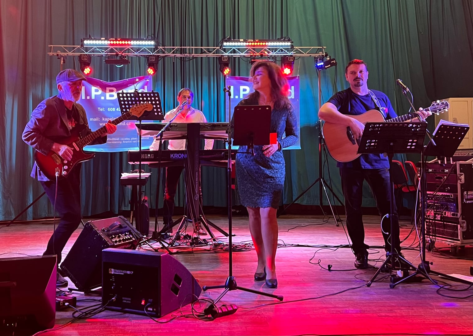 Cover image of Kapela na svatbu