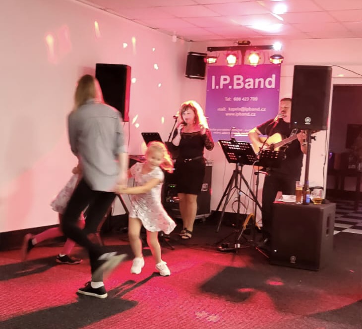 Gallery image 2 of Kapela na svatbu