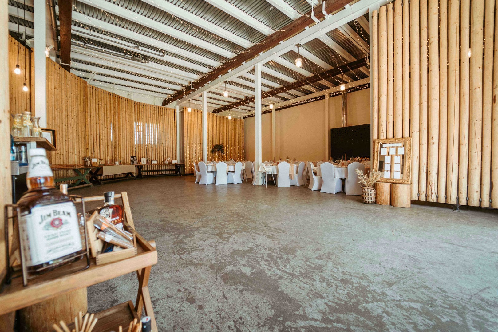 Manually added from URL: https://www.meatspace.cz/site/assets/files/9772/humno_11-meatspace-_tn.jpg