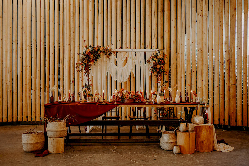 Manually added from URL: https://www.meatspace.cz/site/assets/files/9772/humno_11-meatspace-_ro.800x0.jpg