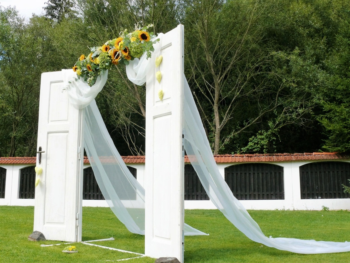 Manually added from URL: https://www.green-valley.cz/images/SVATBA/WEB_SVATBA_106.jpg