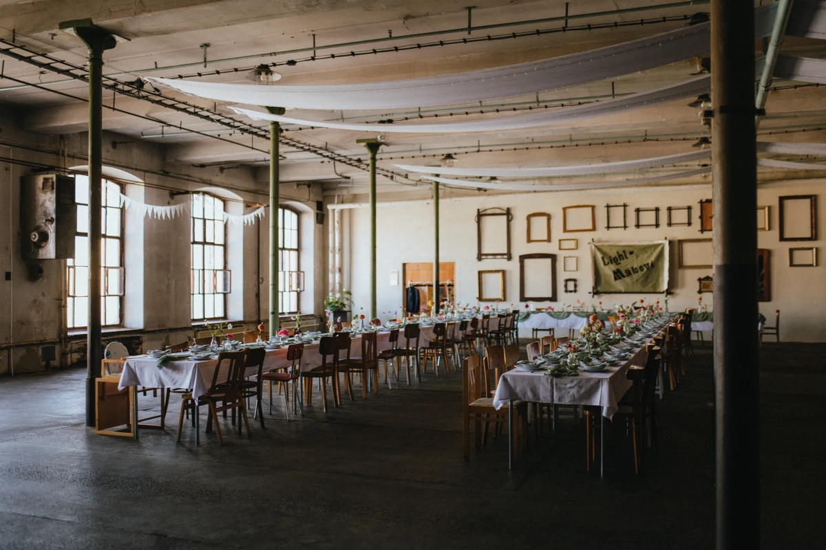 Manually added from URL: https://cdn.prod.website-files.com/67c1adab6cae2dfb30fc3c4b/68aecb5973aea1ecc42b3519_novasvatba11.webp