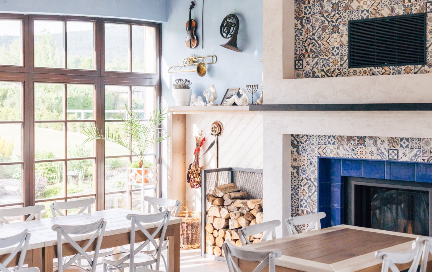 Manually added from URL: https://malevil.cz/wp-content/uploads/2025/02/la-provence-1558688455.jpg