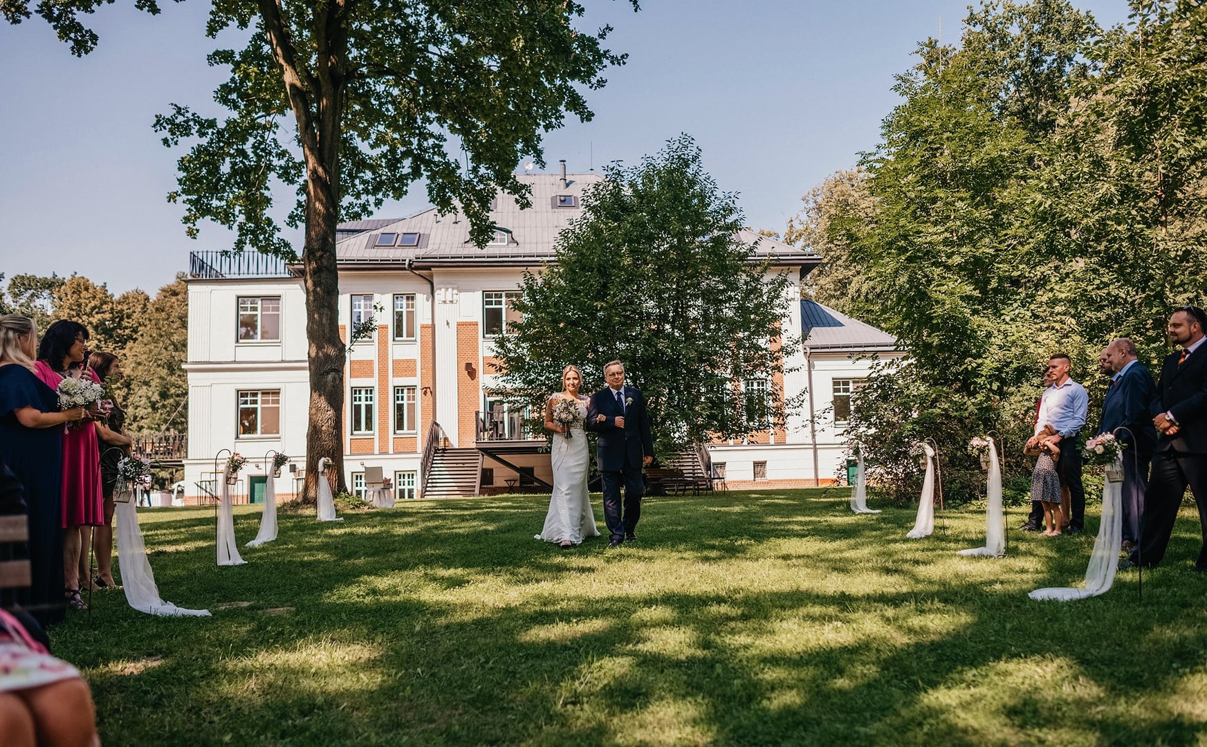 Manually added from URL: https://www.vilanalandeku.cz/img/galerie/obrady/v/o6.jpg