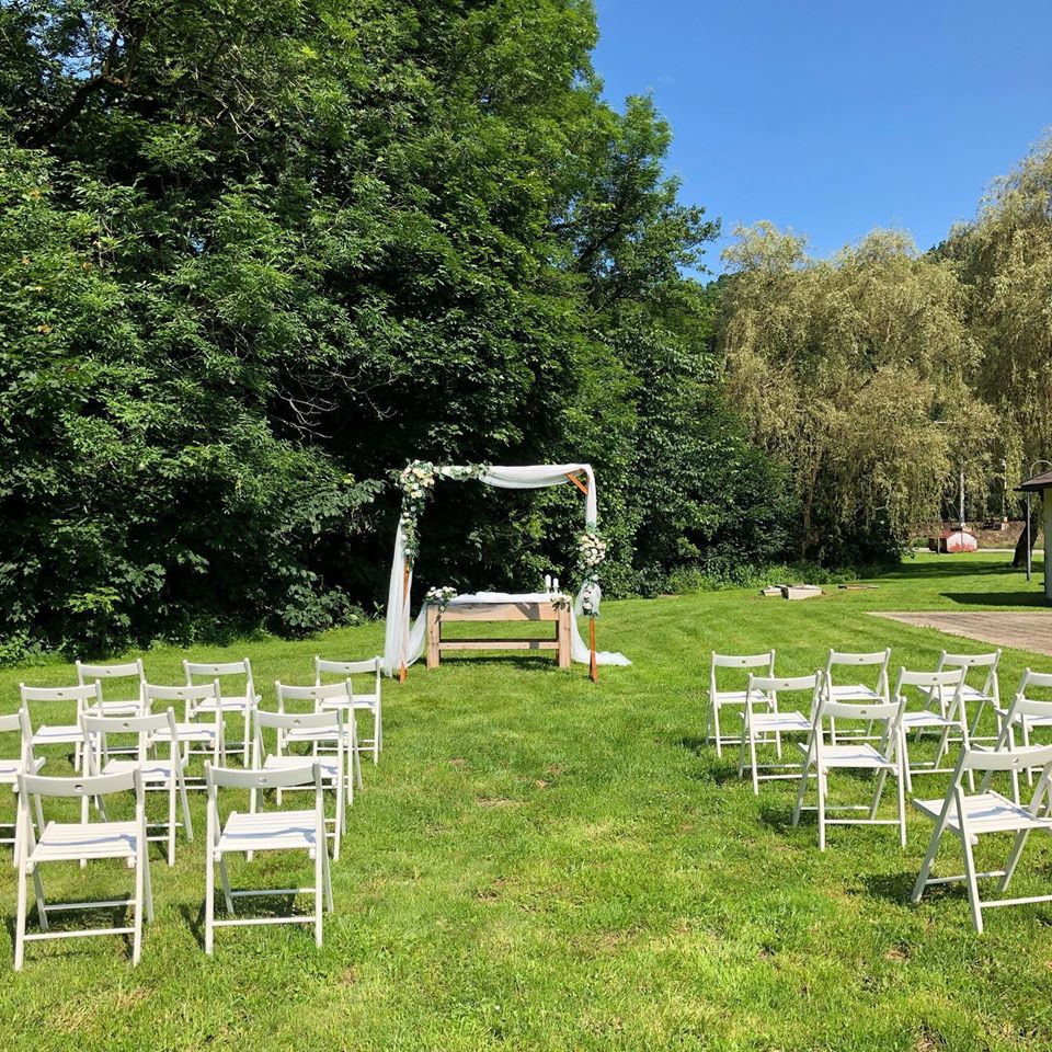 Penzion Mítkov tennis courts