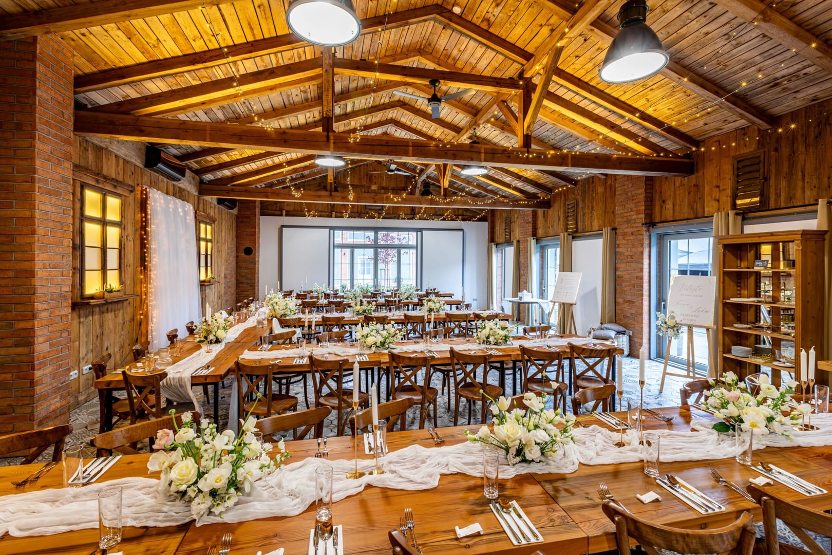 Manually added from URL: https://www.budemesvoji.cz/wp-content/uploads/listing-uploads/galerie-pro/2024/08/stodola-1-scaled.jpg