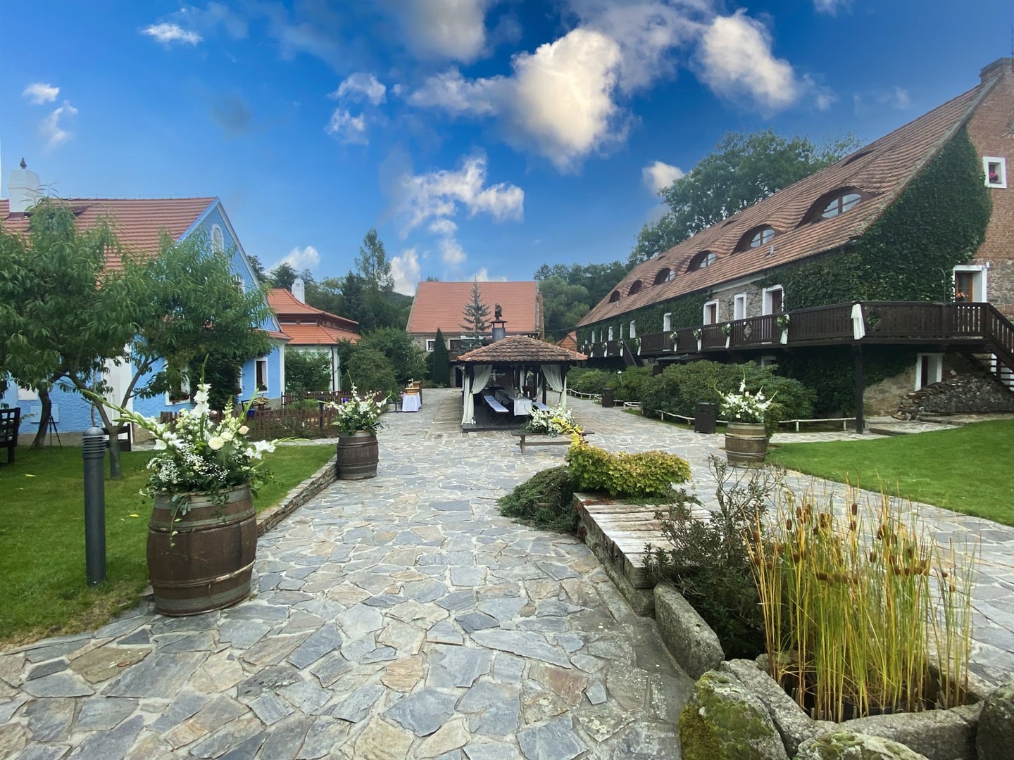 Manually added from URL: https://farmamichael.cz/wp-content/uploads/2021/12/IMG_5326.jpg