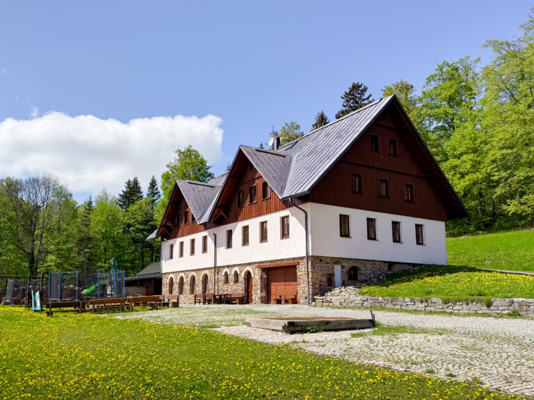 Penzion Hájenka in spring