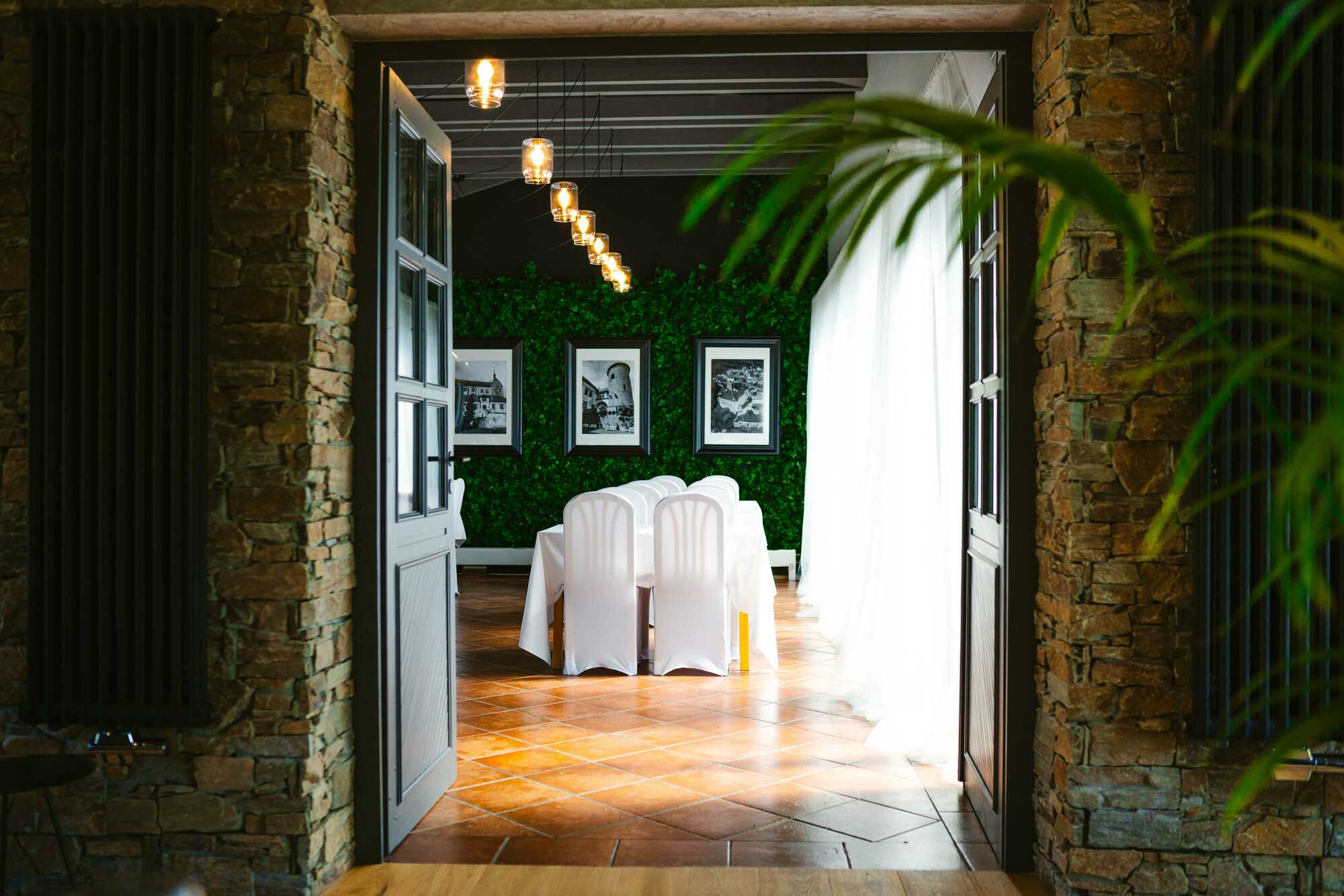 Manually added from URL: https://files.previo.cz/retinathumbnail/2419/2000/0/20200615142322_Hw8UrI_full.jpg