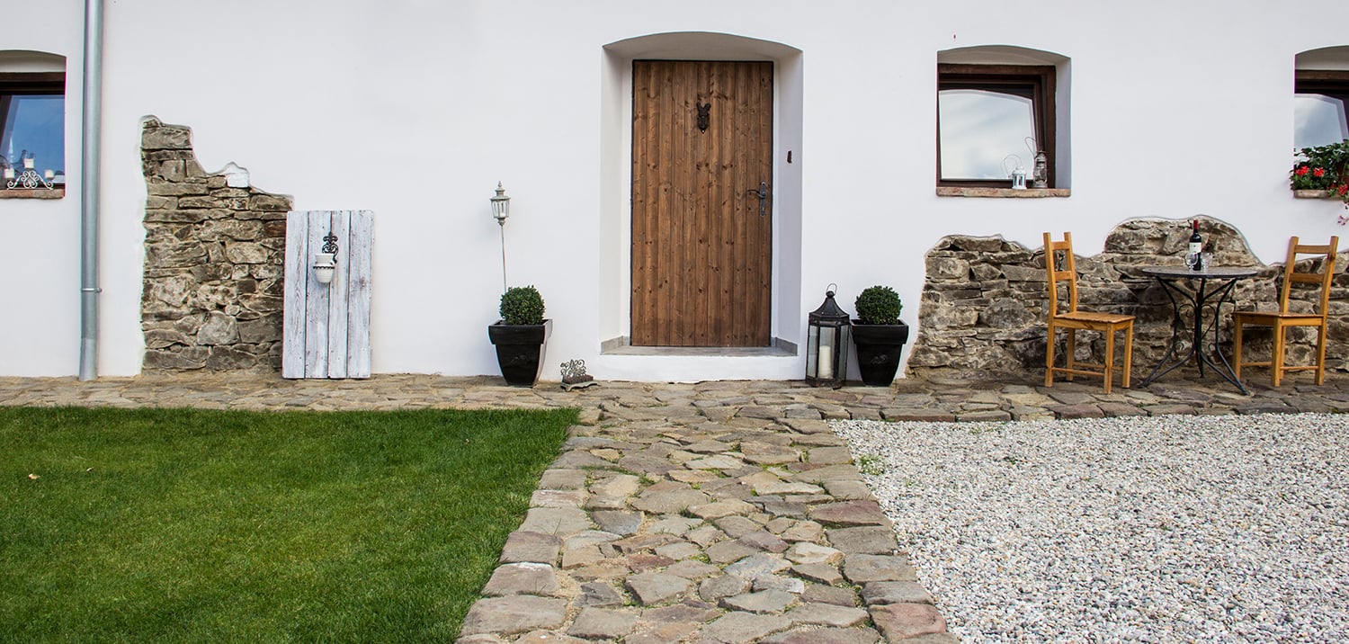 Manually added from URL: https://statekukaplicky.cz/wp-content/uploads/2017/04/v8.jpg