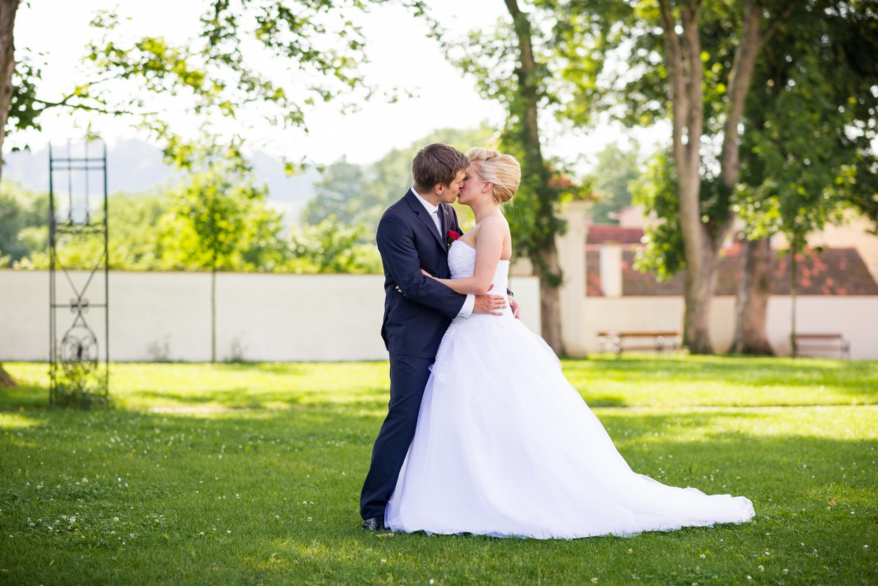 Manually added from URL: https://statekukaplicky.cz/wp-content/uploads/2020/08/svatba_tomas_masek_0046.jpg