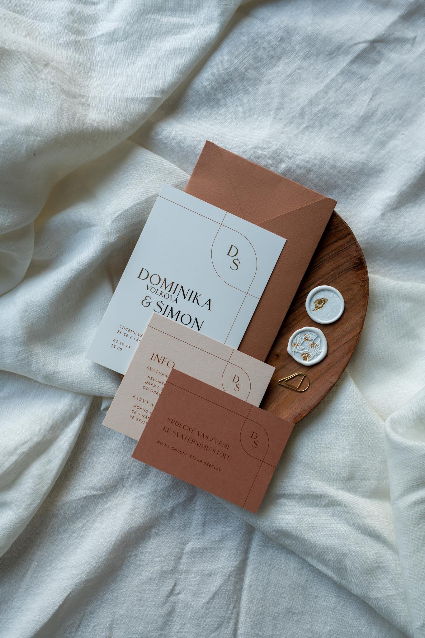 Manually added from URL: https://minnastudio.cz/wp-content/uploads/2025/01/DSC04047-2-min.jpg