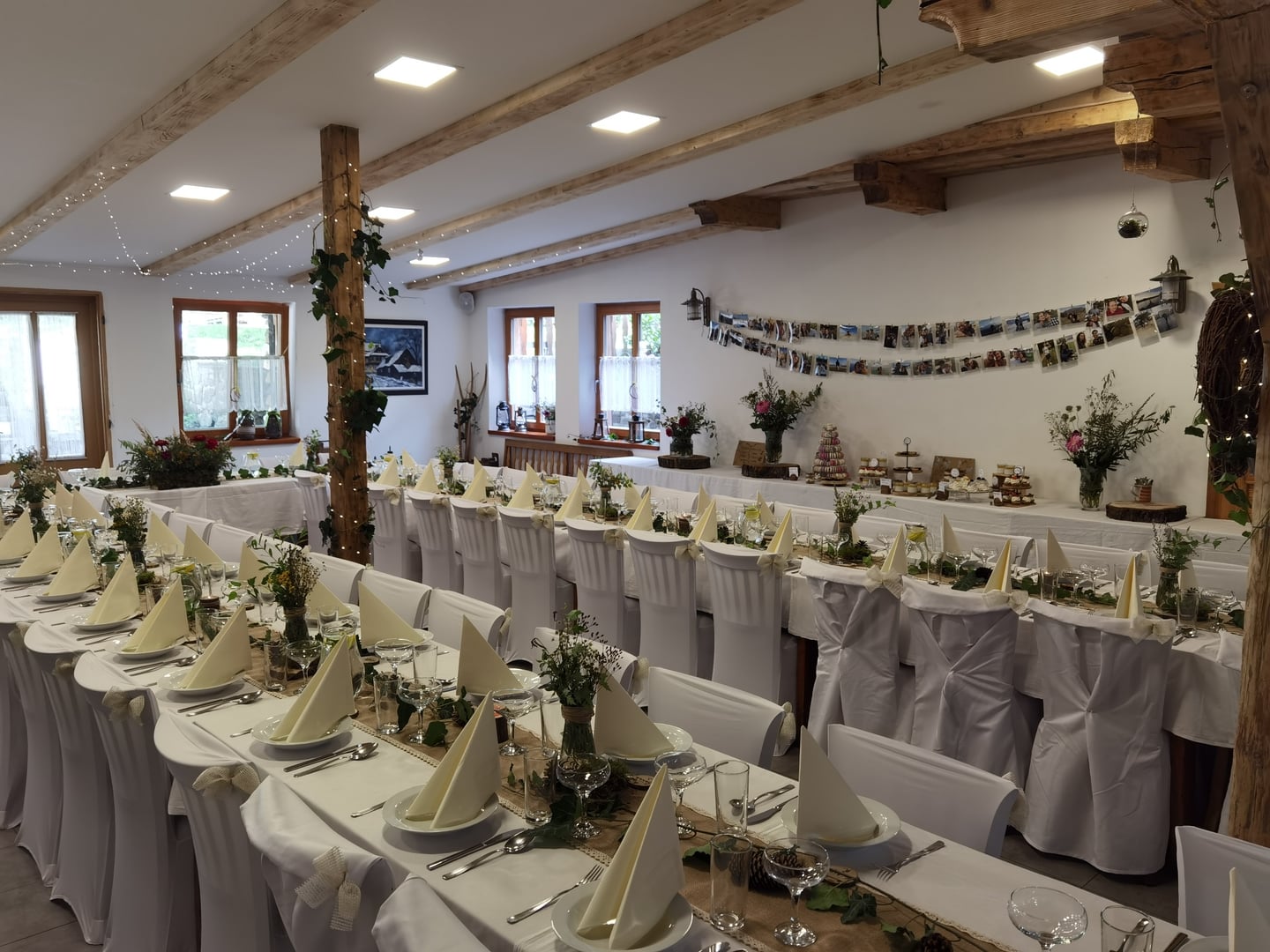 Penzion Pod Pralesem dining area