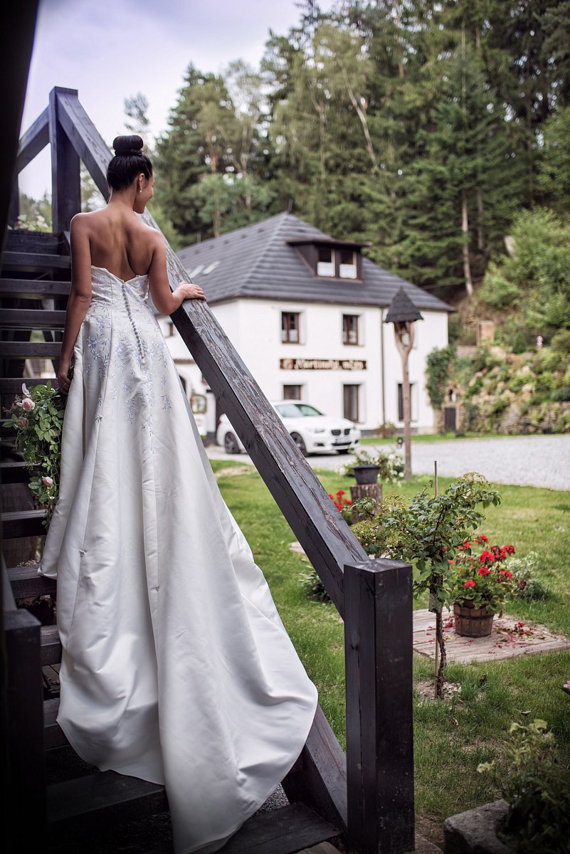 Manually added from URL: https://www.martinskymlyn.cz/wp-content/uploads/2024/07/inspirace-svatba.jpg