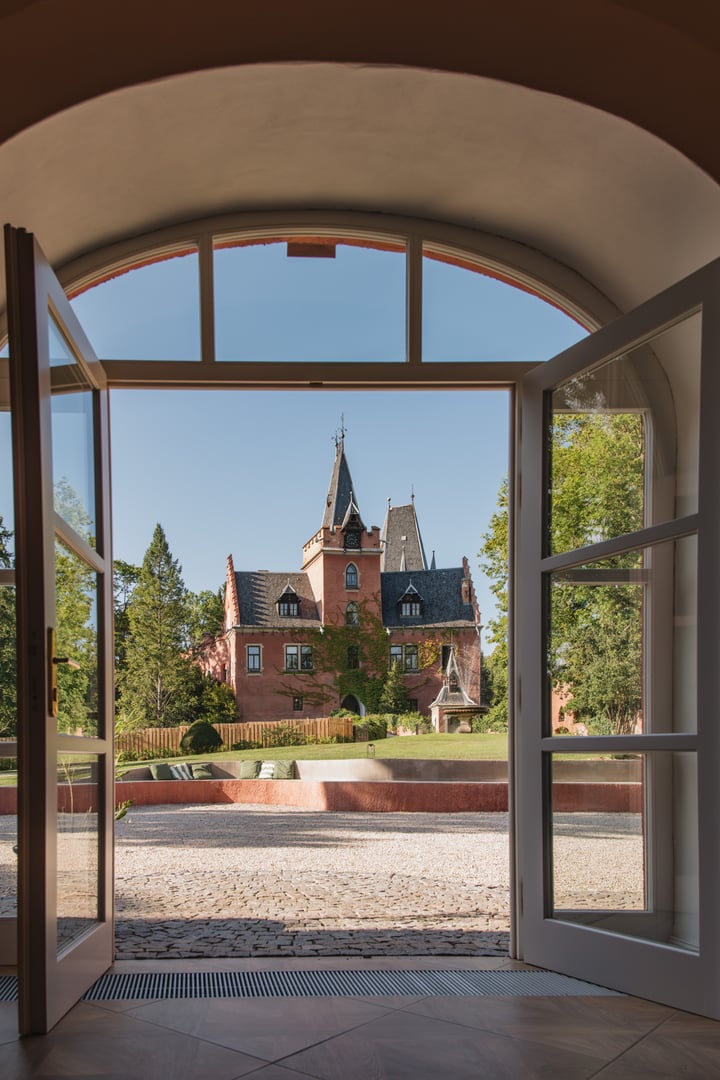 Cerveny Hradek Outdoor Shots Red Castle