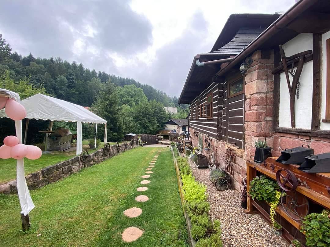 Manually added from URL: https://www.e-chalupy.cz/cesky_raj/_3985/fb-img-1659255454087-c709-.jpeg