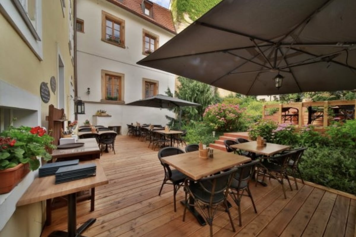 Santini Garden event setup