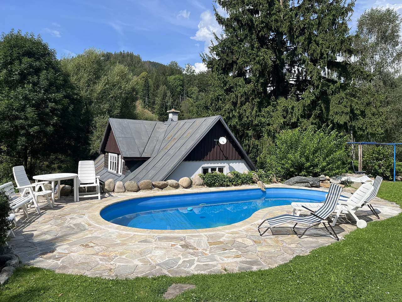 Penzion Muštelka bazén na zahradě