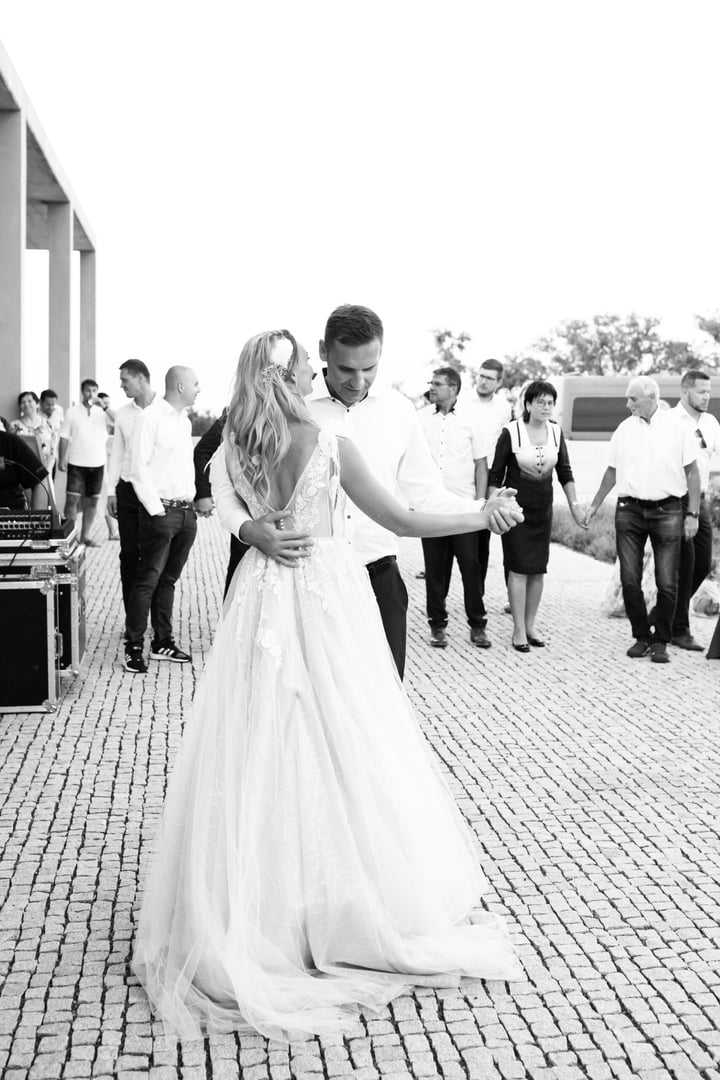 Manually added from URL: https://www.michaelaslatinkova.com/wp-content/uploads/2024/10/187A7895_BW-scaled.jpg