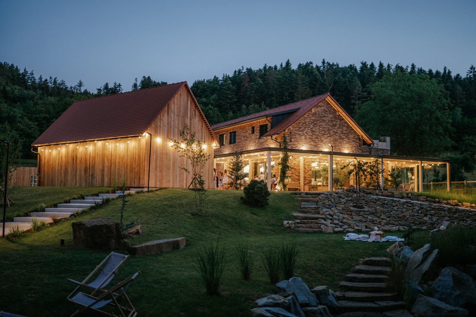 Manually added from URL: https://www.nakasparkach.cz/uploads/galerie/1/jak-to-u-nas-nyni-vypada.6876ab6fe5960.full.webp