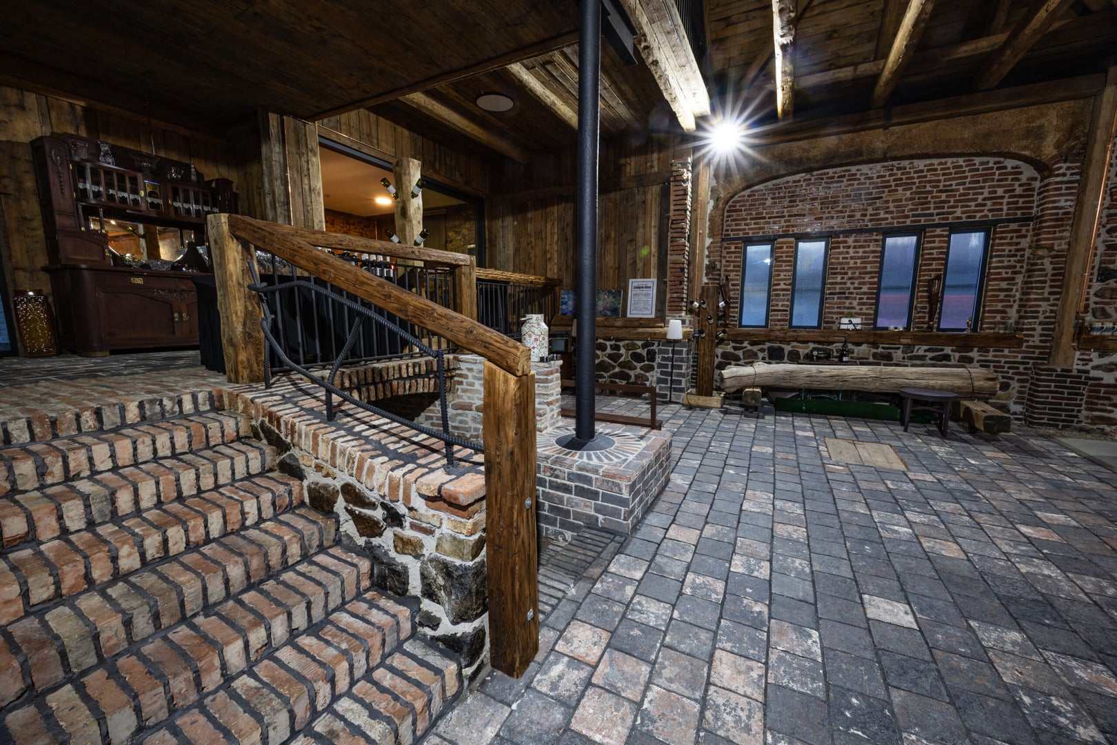 Manually added from URL: https://www.budemesvoji.cz/wp-content/uploads/listing-uploads/galerie-pro/2025/01/LaFesta_KusTeplic-38-scaled.jpg