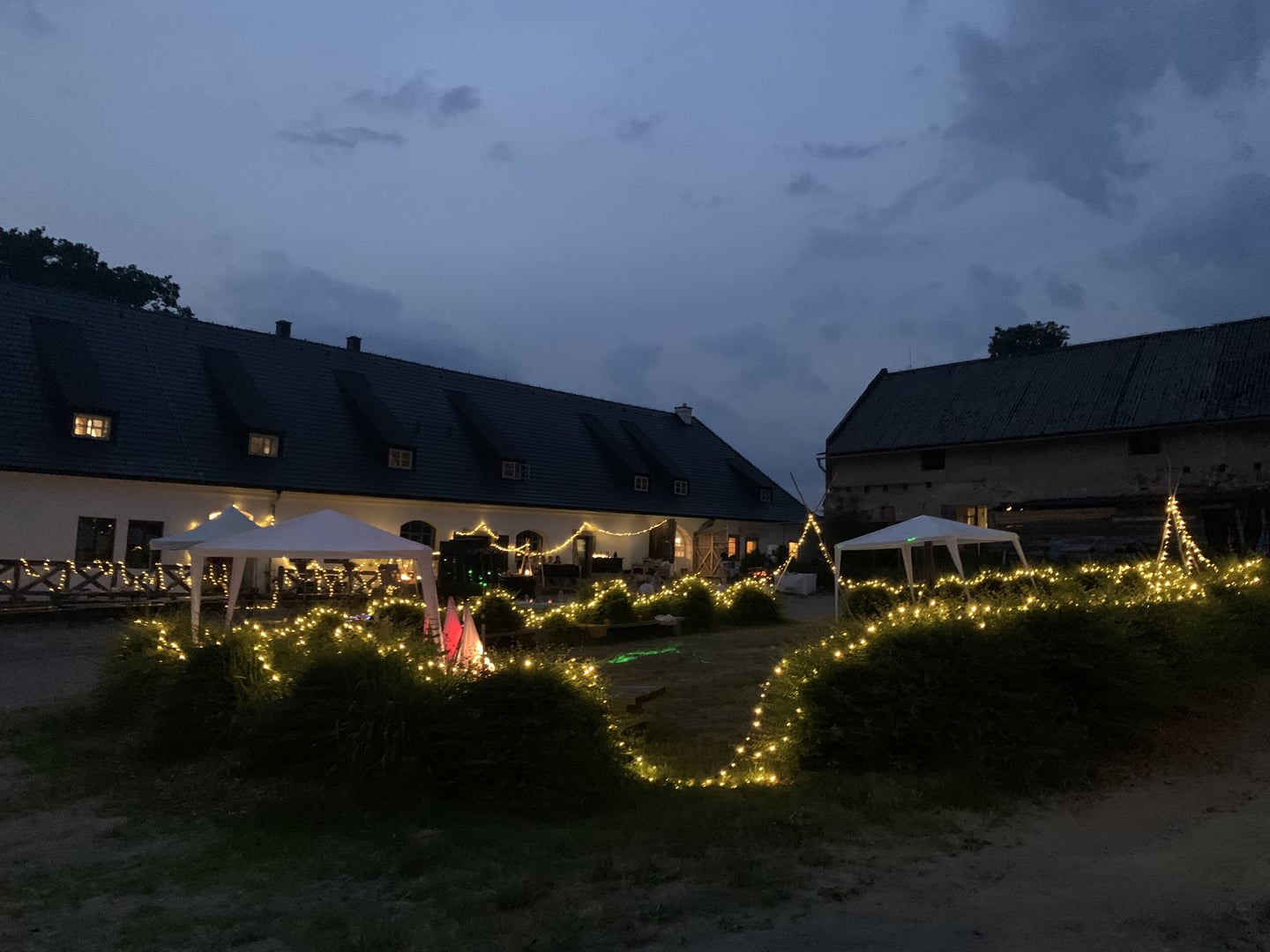 Manually added from URL: https://www.statekdolnioldris.cz/wp-content/gallery/svatby/IMG_7774.jpeg