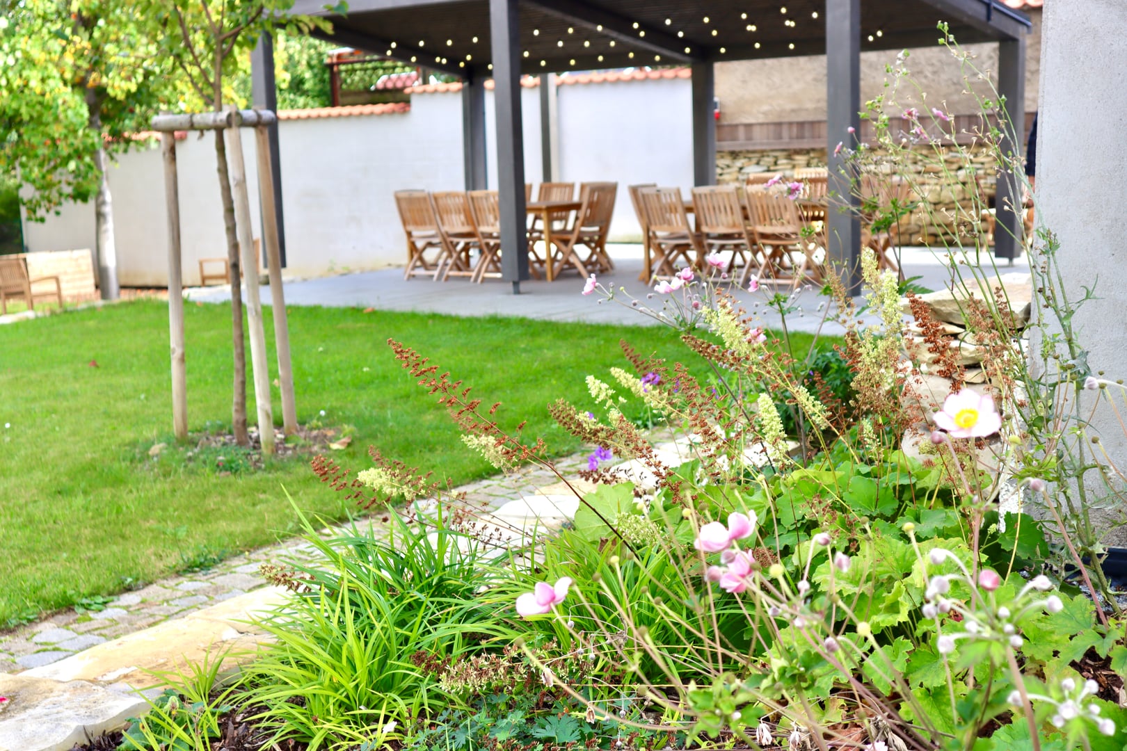 Manually added from URL: https://farnizahrada.online/ws/media-library/d1b41b30b846b1eb5cb28d2e95f68e9e/img_4243.jpg