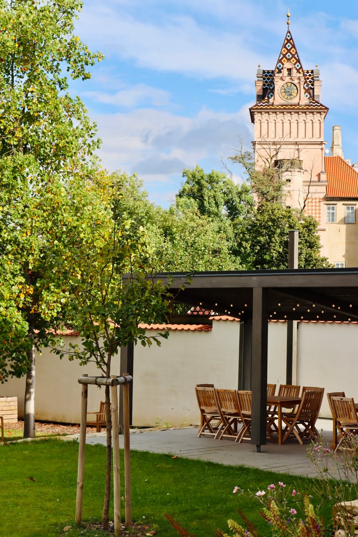 Manually added from URL: https://farnizahrada.online/ws/media-library/535ca8b1e4328272044b560269af42ea/img_4237.jpg