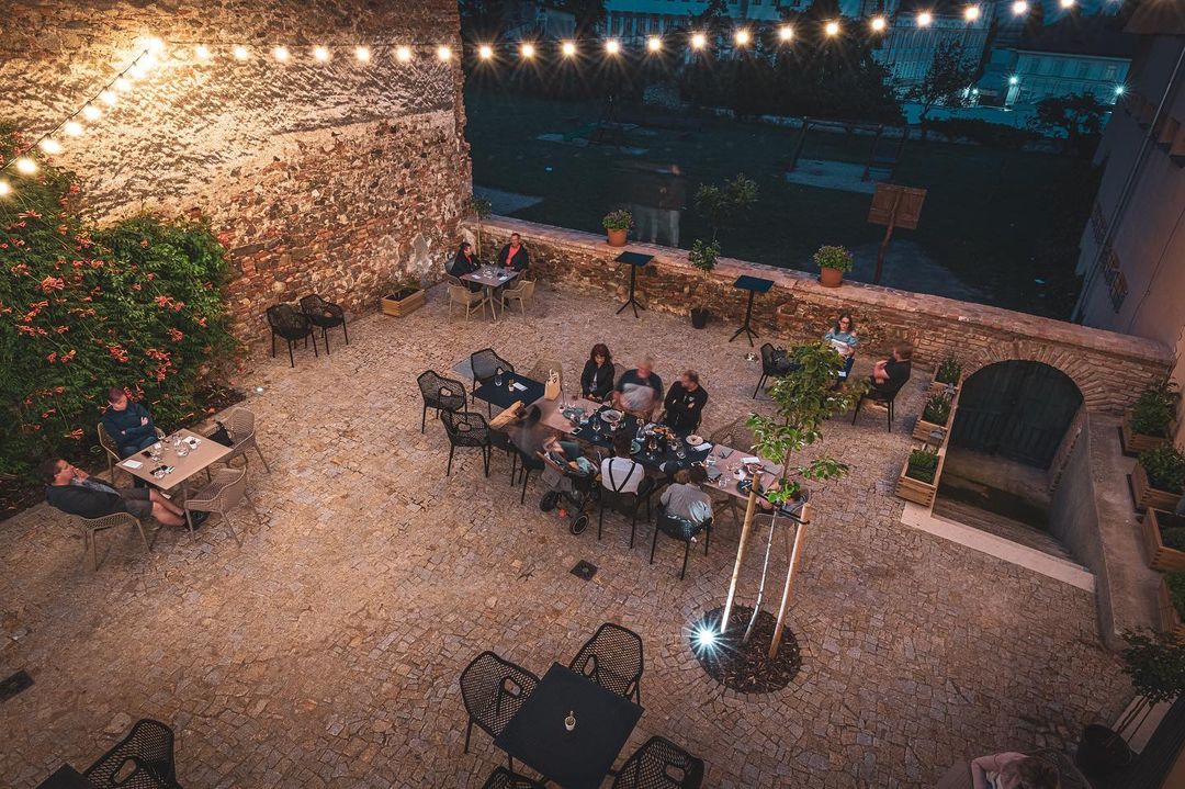 Wine bar Chatka gallery image 2