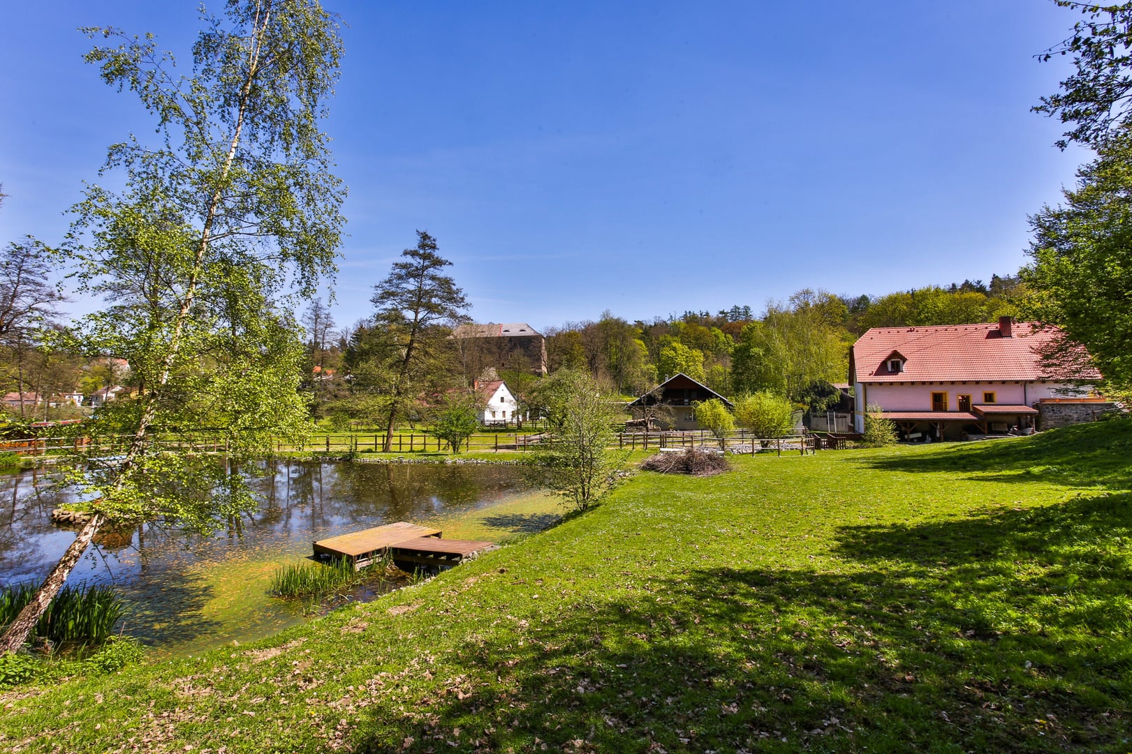 Manually added from URL: https://www.mlynmrac.cz/wp-content/uploads/2023/05/4B2B6254-scaled.jpg