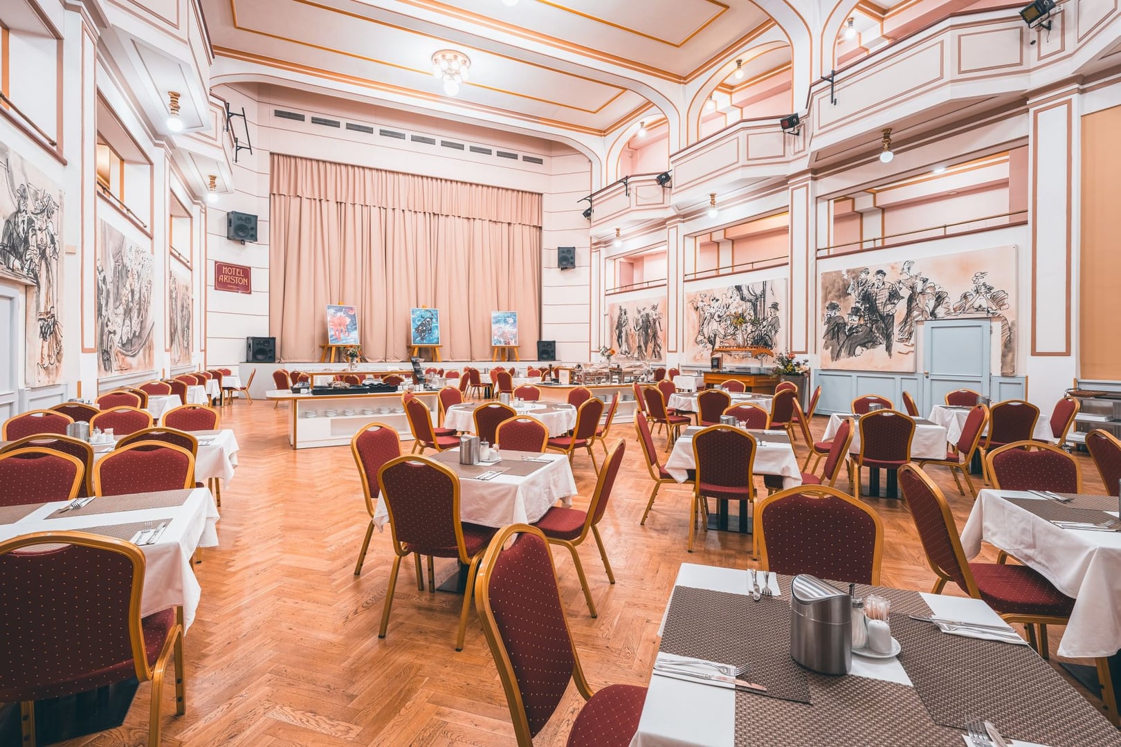 Hotel Ariston interior