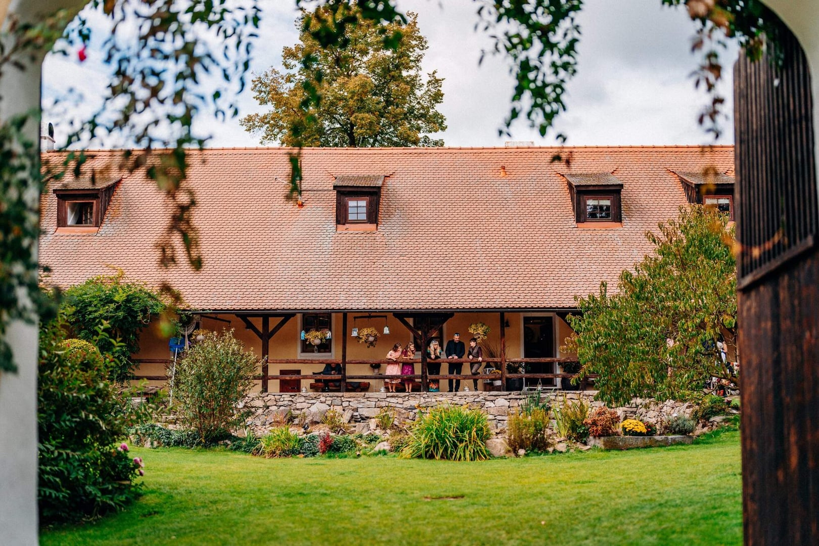 Statek Jedraž wedding setup