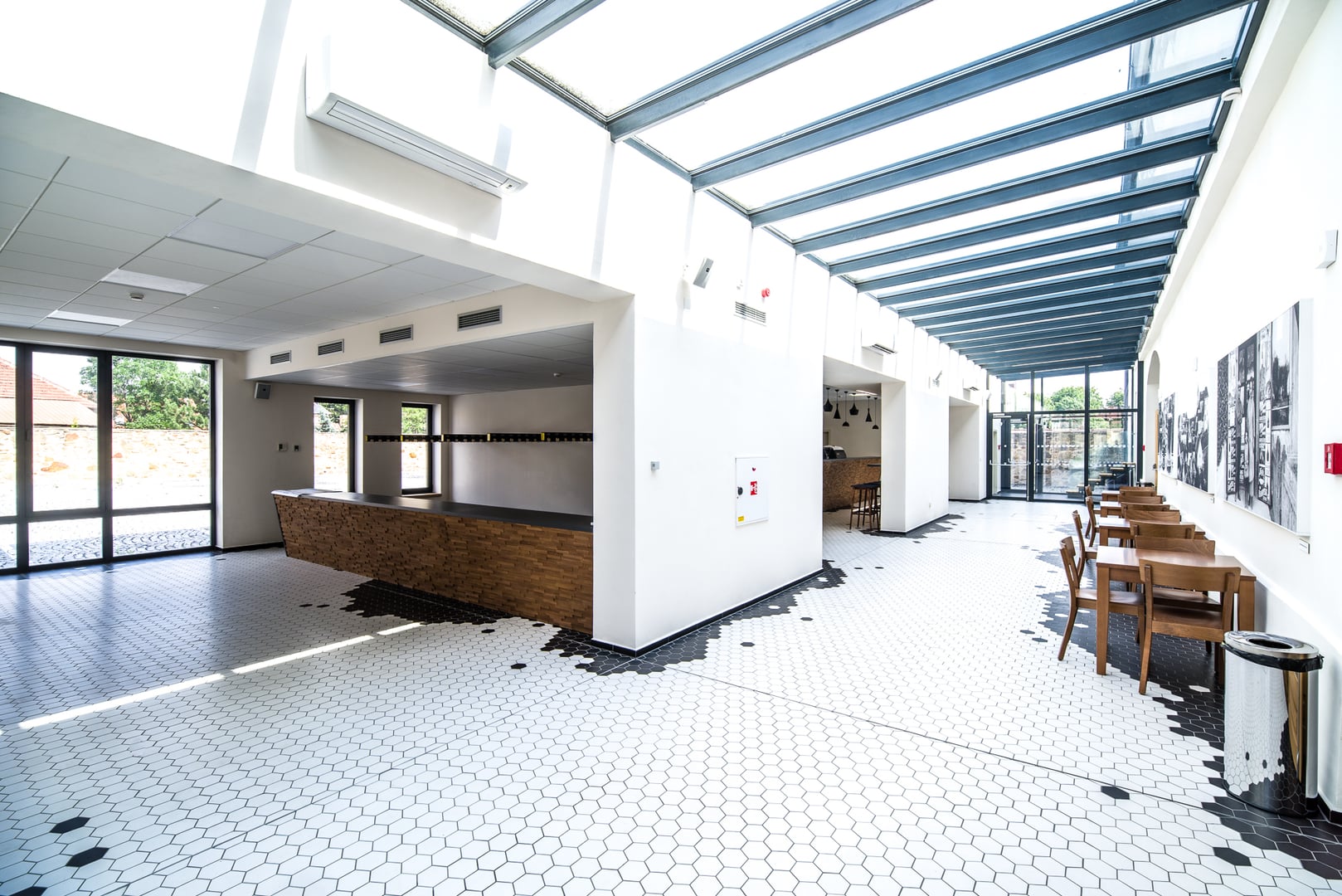 Chvalská stodola interior