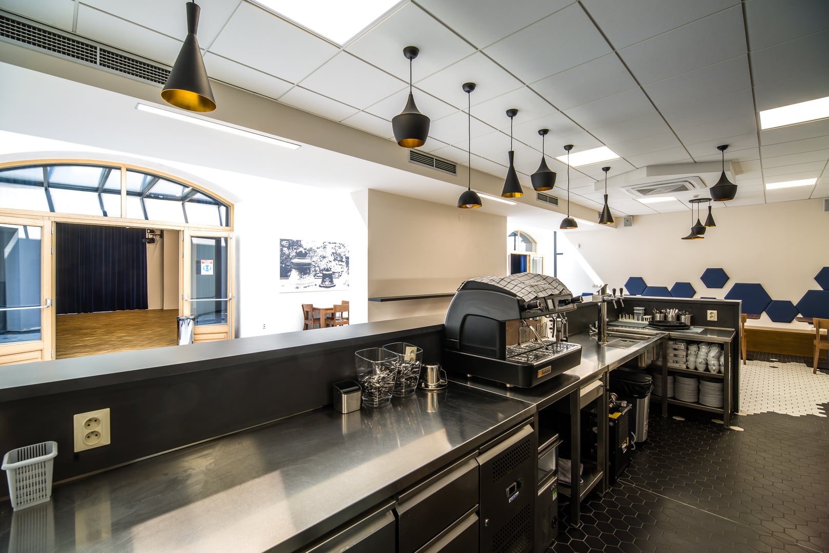 Chvalská stodola event setup