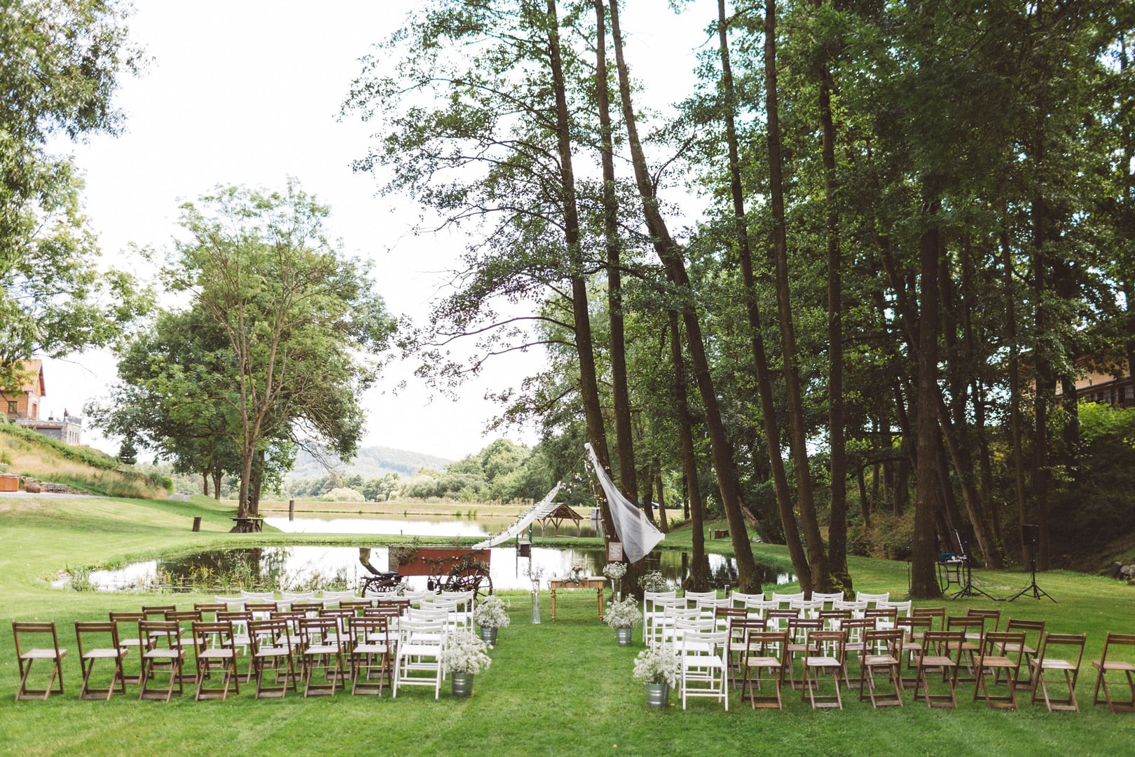 Manually added from URL: https://cdn.prod.website-files.com/5b5c250fb008d13a6ee6ea40/5caf78d591ec715fd5430461_03-statek-vsetice-venkov-zahrada.jpg