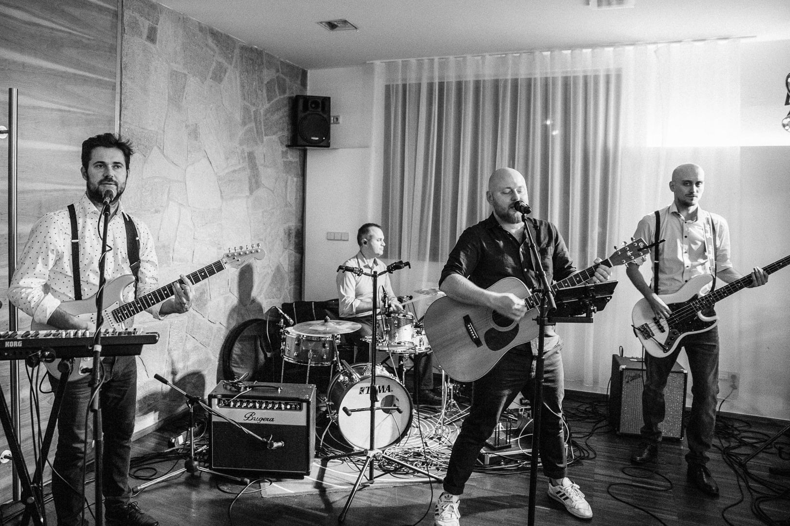 Foxy Hunters gallery image 3