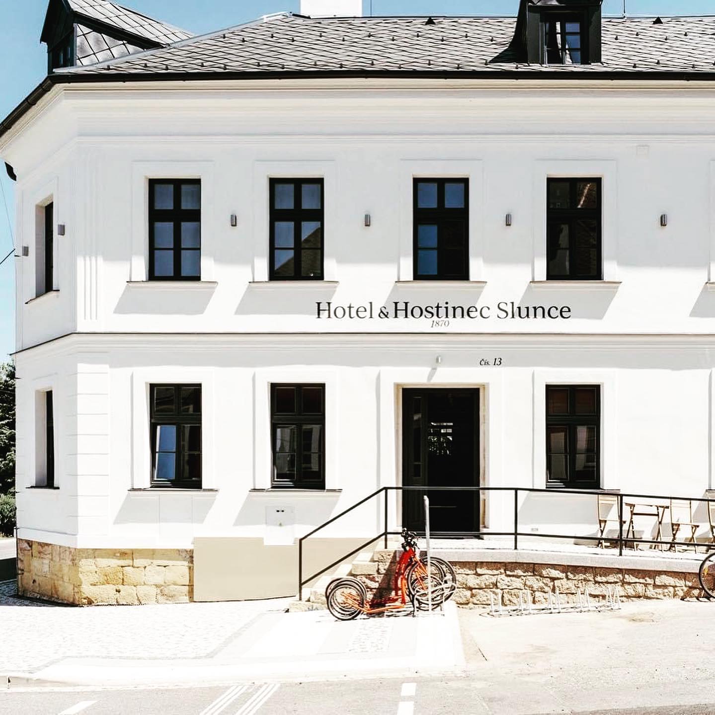 Manually added from URL: https://wedding-point.cz/wp-content/uploads/listing-uploads/cover/2022/02/164625303_729874024343122_1072222238903129486_n.jpg