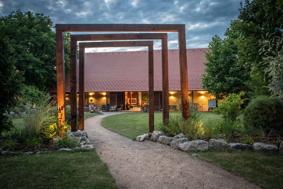 Manually added from URL: https://www.statekuprahy.cz/images/galerie/statek-u-prahy-fotky/statek-u-prahy-svatby-18.jpg