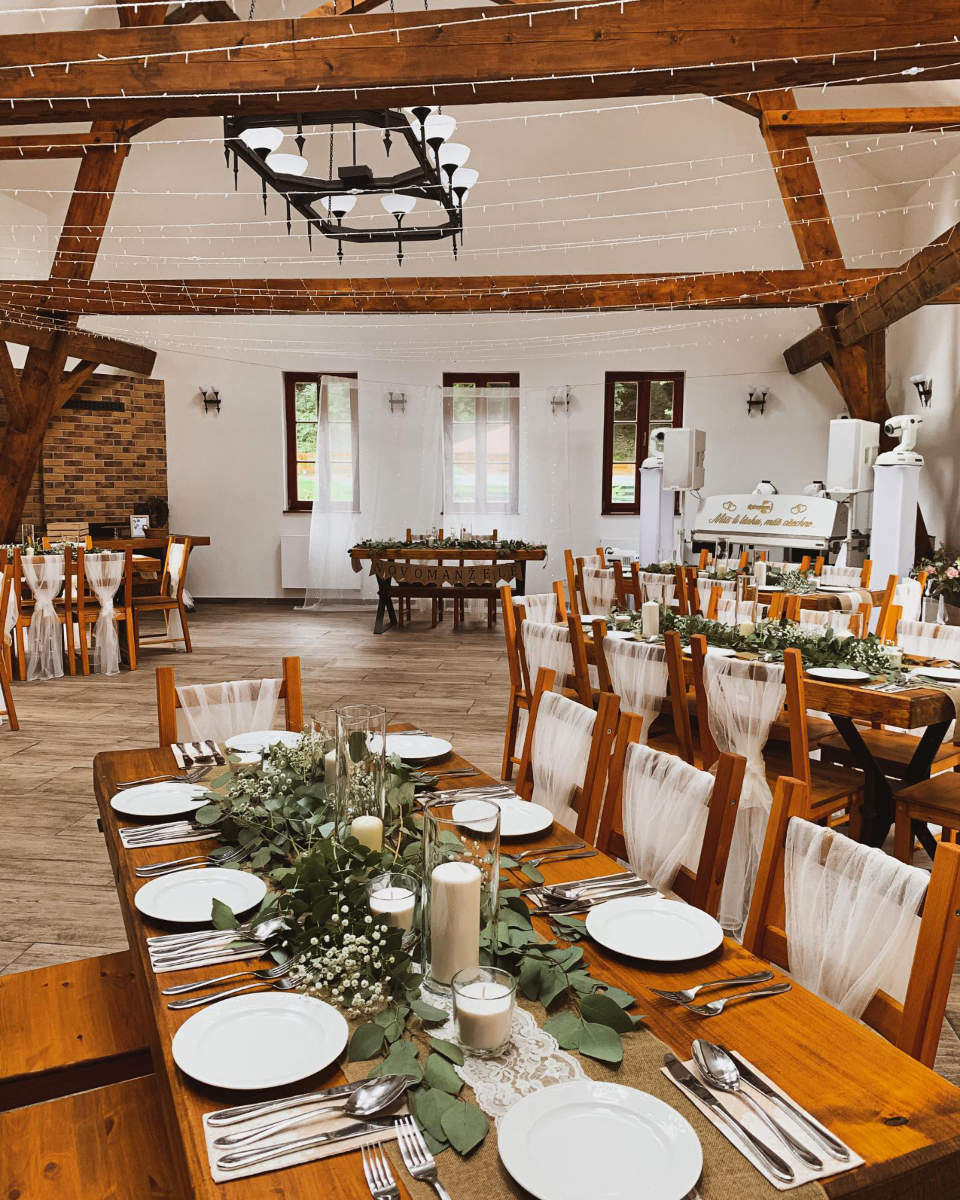 Manually added from URL: https://www.cernodolskymlyn.cz/wp-content/uploads/2024/05/svatby-oslavy-cernodolsky-mlyn-21.jpg