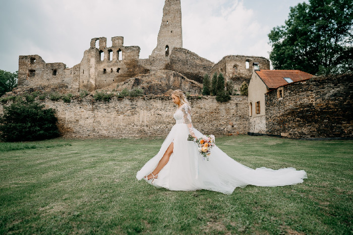 Image from Simply Bride