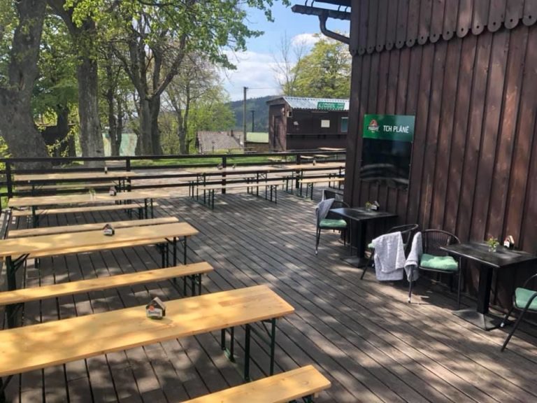 Chata Pláně spring view