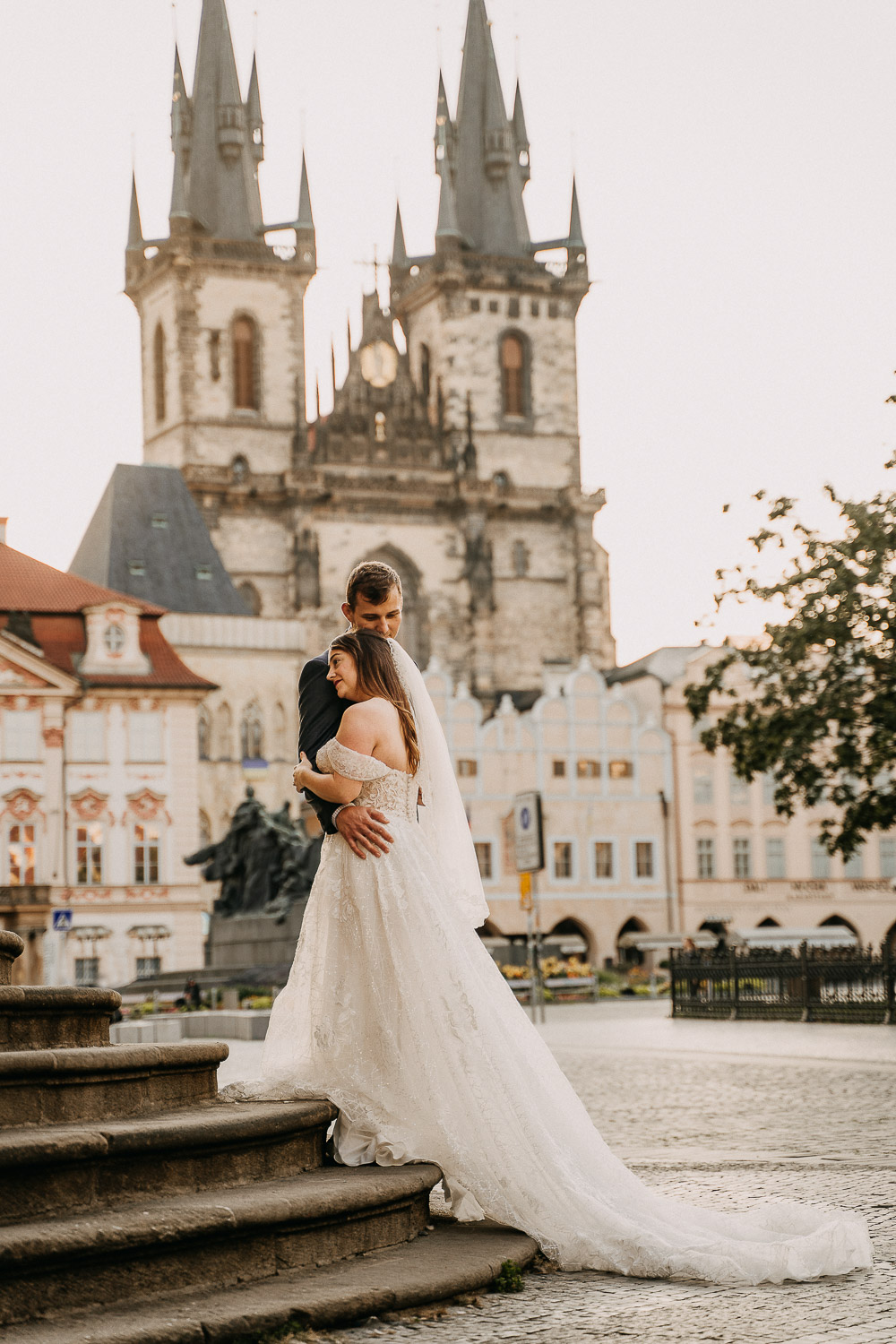 Pre-wedding photoshoot in Prague