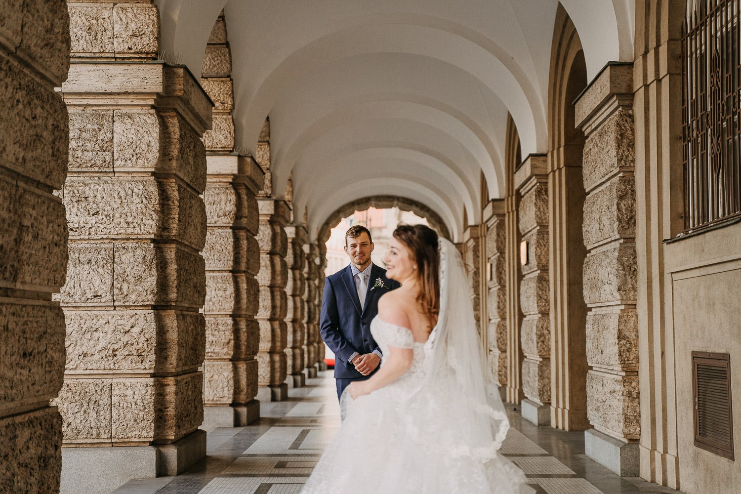 Pre-wedding photoshoot in Prague