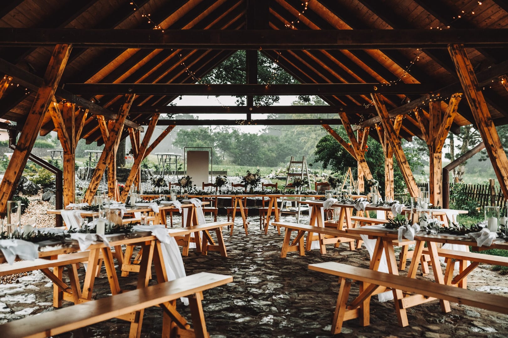 Manually added from URL: https://www.budemesvoji.cz/wp-content/uploads/listing-uploads/gallery/2023/10/pergola-scaled.jpeg