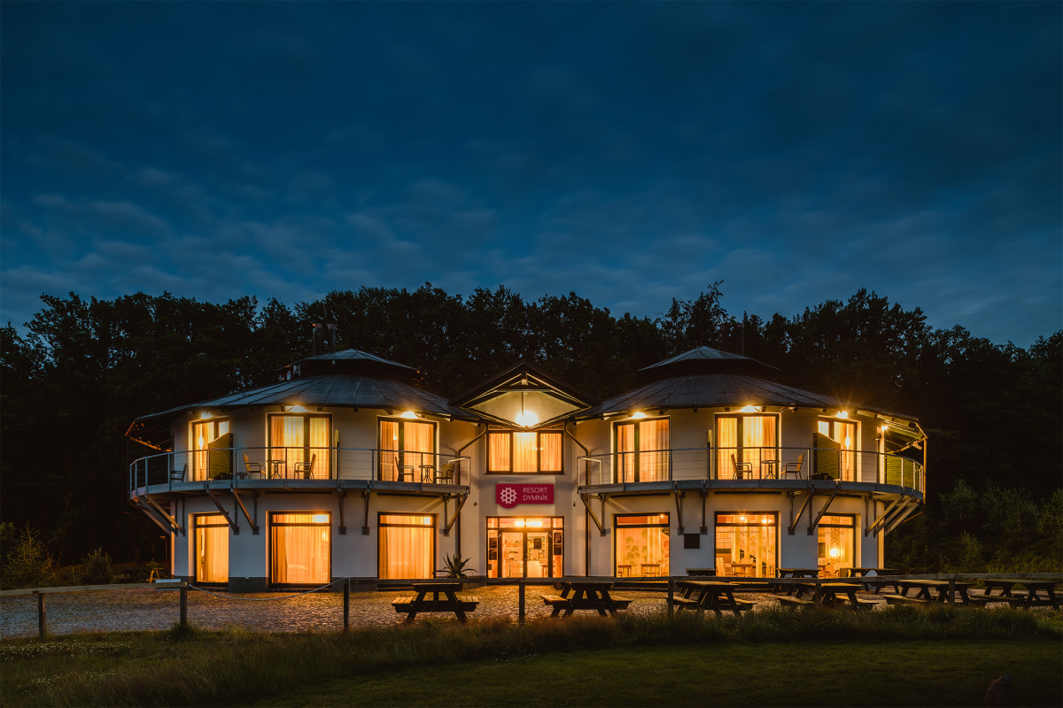 Manually added from URL: https://www.ceskesvycarsko.cz/wp-content/uploads/2024/02/ceske-svycarsko-resort-dymnik_0-dbd.jpg