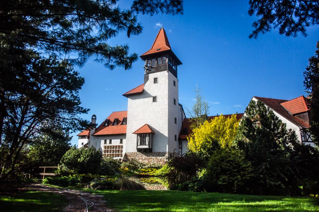 Hrad Červený Újezd exterior