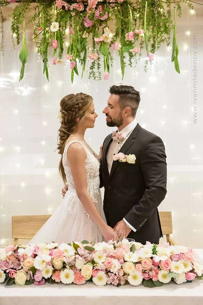 Manually added from URL: https://lefleurdesign.cz/images/svatby/svatebni-hostina-4-1664717757.webp