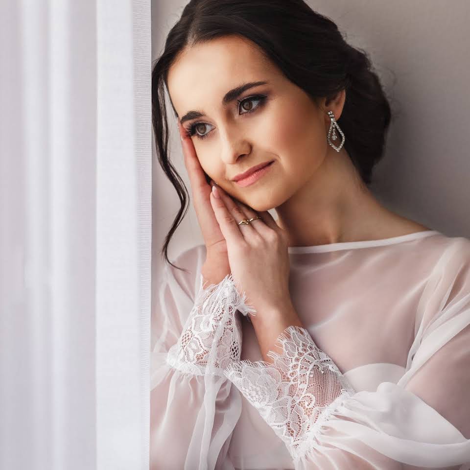 Gallery image 3 of IZV Make up & hair stylist